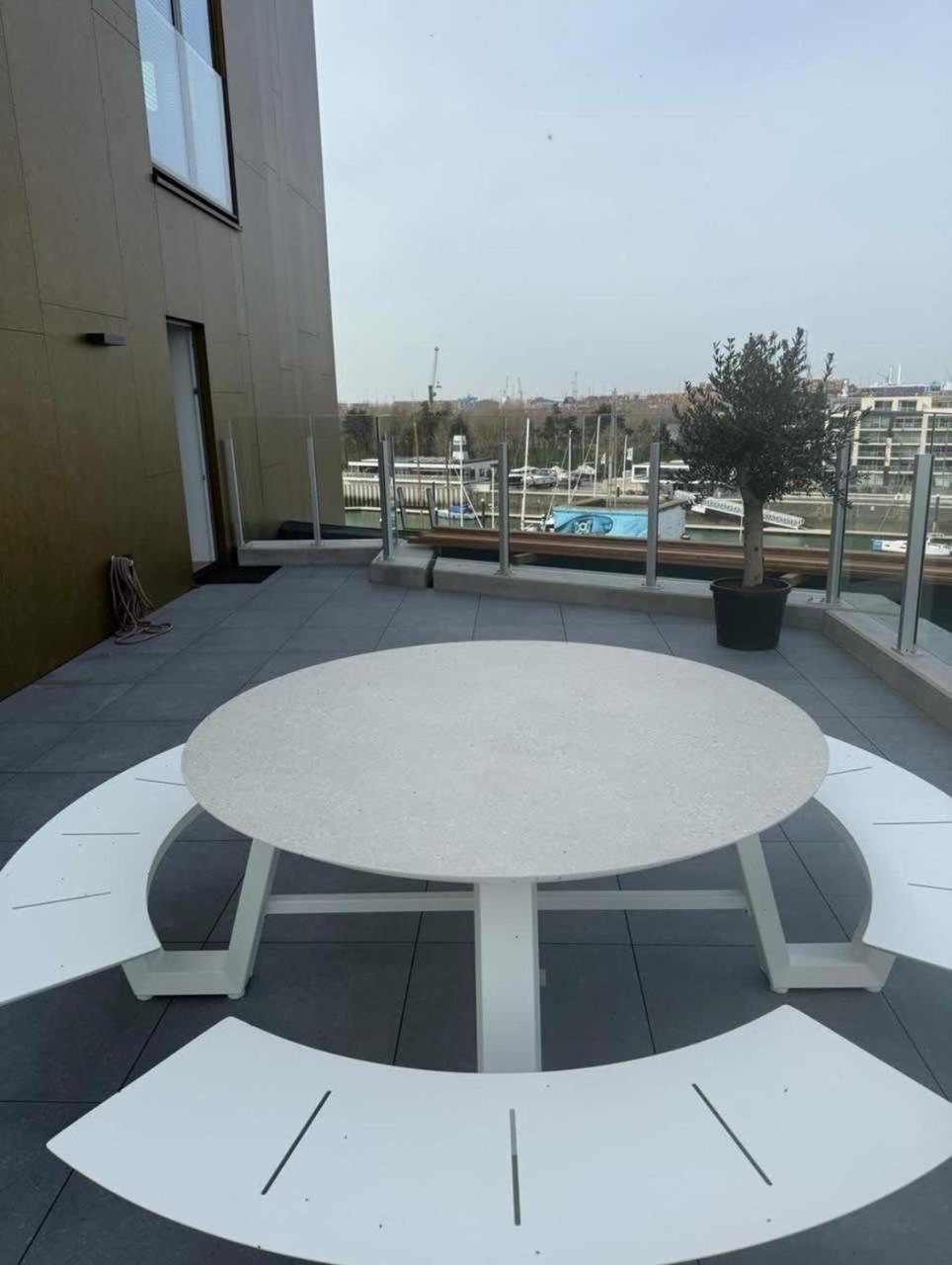 Huswell - Lovely New Apartment At The Harbor + Parking Брюгге Экстерьер фото